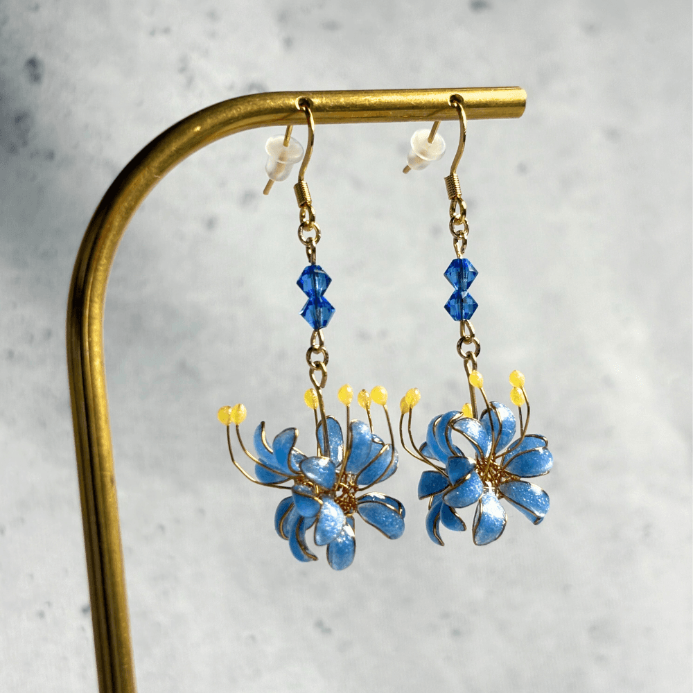 【彼岸花／曼珠沙華】ピアス サージカルステンレス／青い2粒のストーン／レジン×ワイヤー／幻想的な青／和装／受注製作 | 9枚目